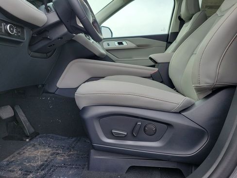 New 2026 Ford Explorer Active w/ Active Comfort Package image 17