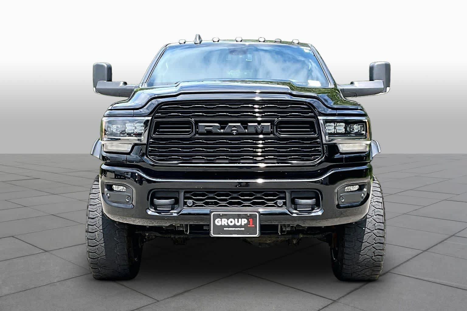 Used 2021 RAM 2500 Limited w/ Night Edition AWD/4WD image 4