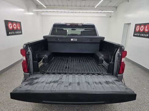 Used 2020 Chevrolet Silverado 1500 Custom w/ Custom Value Package RWD image 6