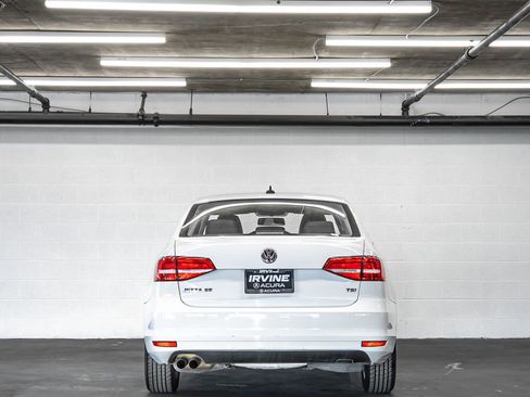 Used 2015 Volkswagen Jetta SE image 4