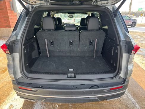 Certified 2025 Buick Enclave Preferred image 9