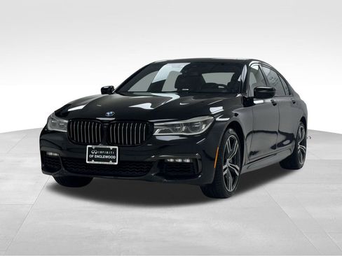 Used 2018 BMW 750i xDrive image 3