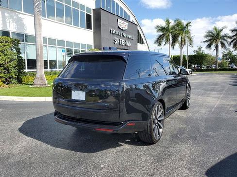 Used 2023 Land Rover Range Rover Long Wheelbase SE AWD/4WD image 5