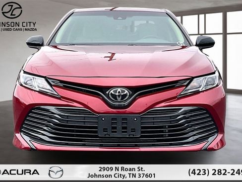 Used 2018 Toyota Camry L image 3