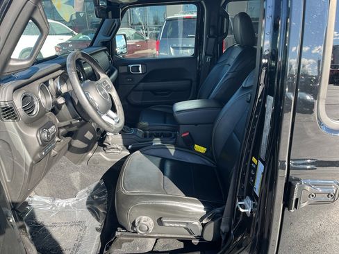 Used 2022 Jeep Wrangler Unlimited Sahara w/ Cold Weather Group image 22