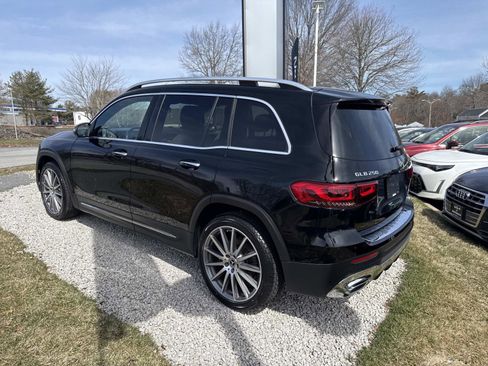 Used 2023 Mercedes-Benz GLB 250 4MATIC image 3