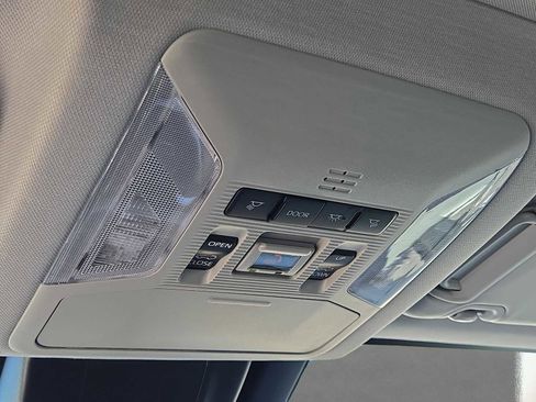 Used 2023 Toyota RAV4 XLE Premium image 25