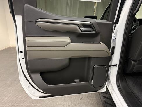 New 2026 Chevrolet Silverado 1500 ZR2 image 23