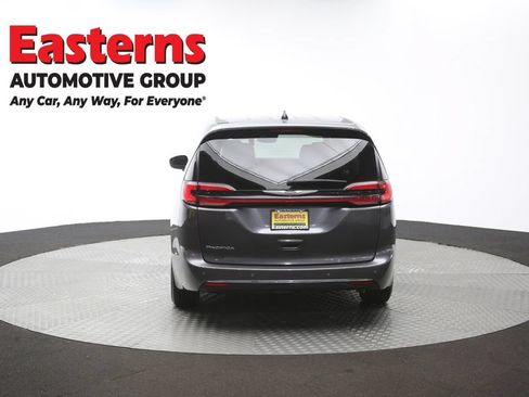 Used 2023 Chrysler Pacifica Touring-L FWD image 38