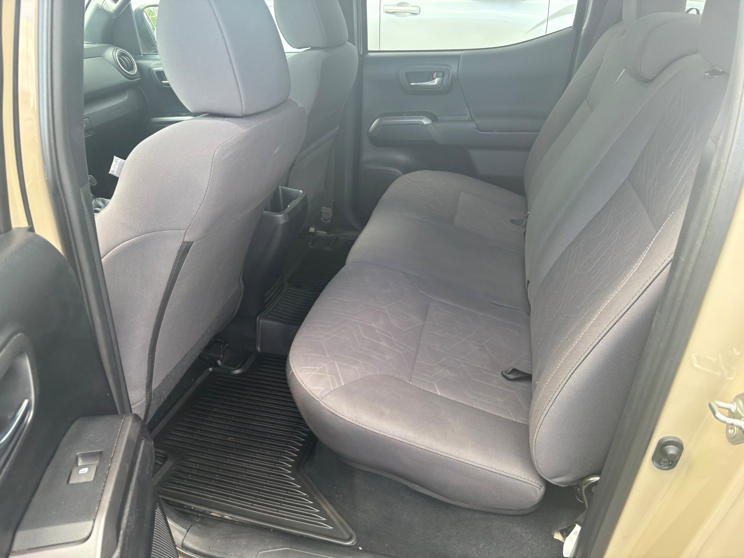 Used 2019 Toyota Tacoma TRD Off-Road w/ Technology Package AWD/4WD image 8