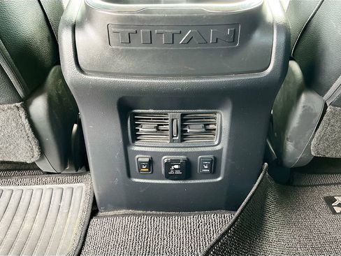 Used 2018 Nissan Titan PRO-4X w/ Pro-4x Convenience Package AWD/4WD image 26