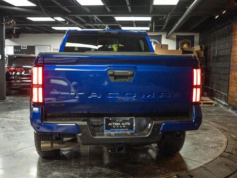 Used 2025 Toyota Tacoma TRD Off-Road w/ TRD Off Road Upgrade Package image 6