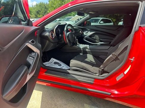 Used 2018 Chevrolet Camaro LT RWD image 12