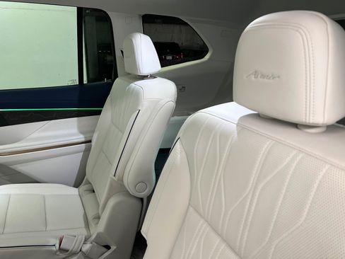 Used 2025 Buick Enclave Avenir w/ Super Cruise Package AWD/4WD image 21