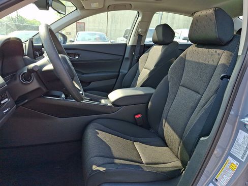 Used 2025 Honda Accord SE image 13