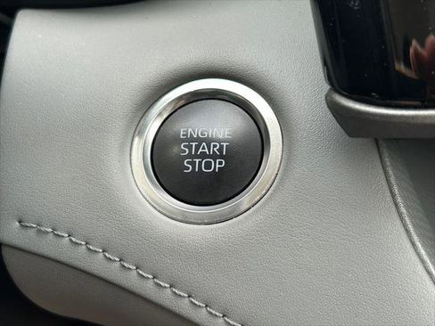 Certified 2025 Toyota Highlander XLE FWD image 29