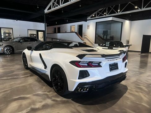 Used 2021 Chevrolet Corvette Stingray Premium Conv w/ Z51 Performance Package RWD image 4