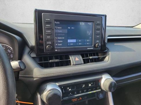 Used 2021 Toyota RAV4 LE AWD/4WD image 21