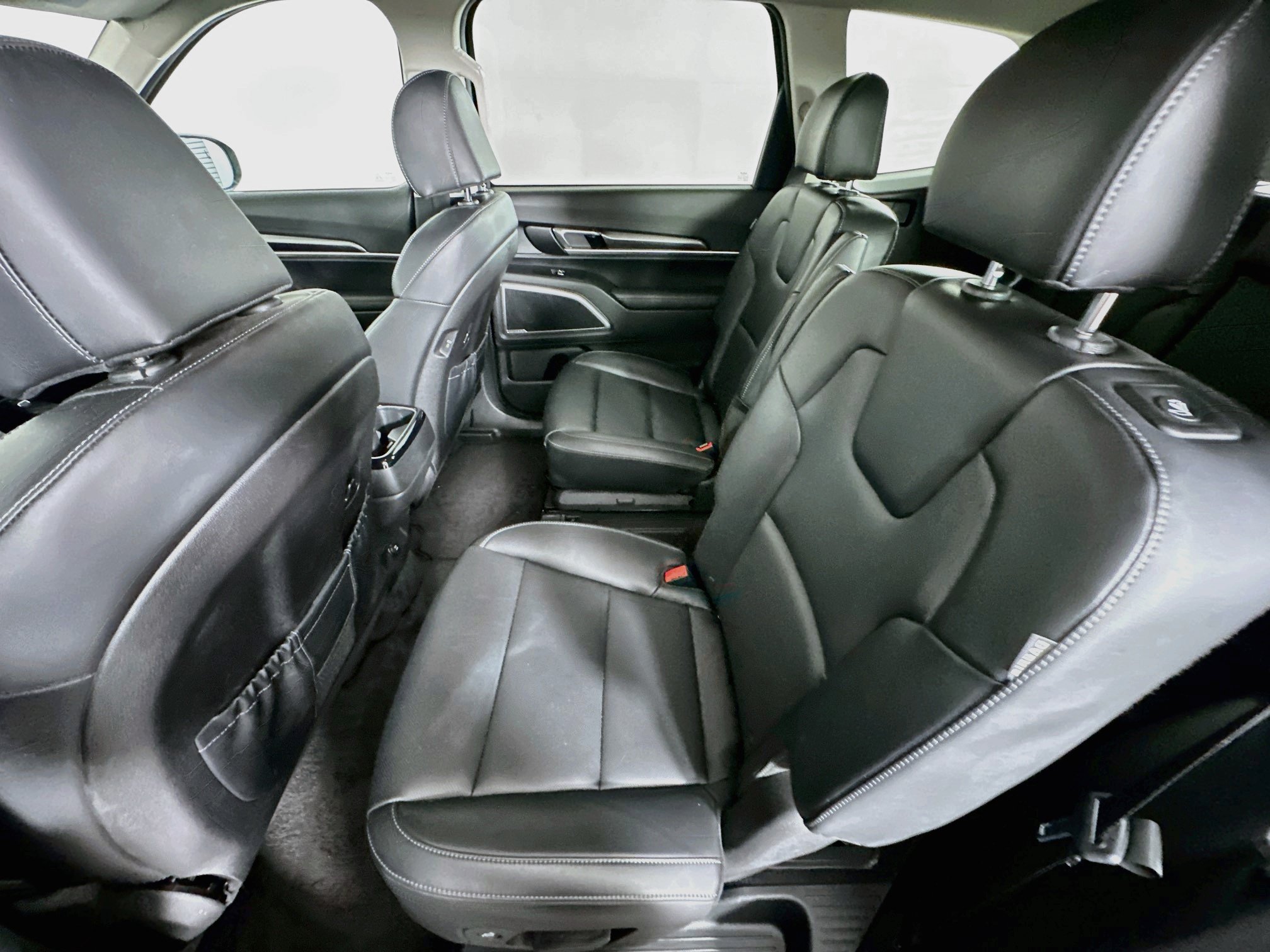 Used 2024 Kia Telluride S FWD image 28