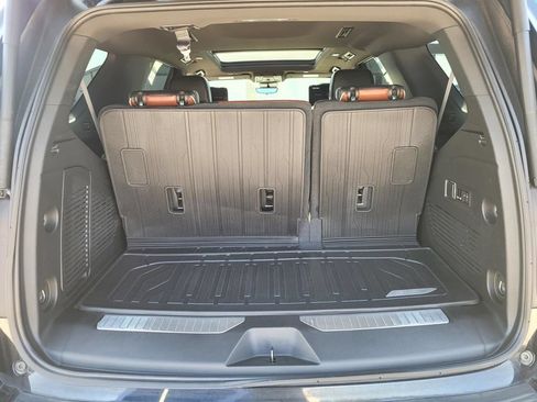 Used 2023 GMC Yukon Denali Ultimate w/ LPO, Floor Liner Package AWD/4WD image 13