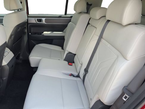 Certified 2025 Hyundai Santa Fe SEL FWD image 13