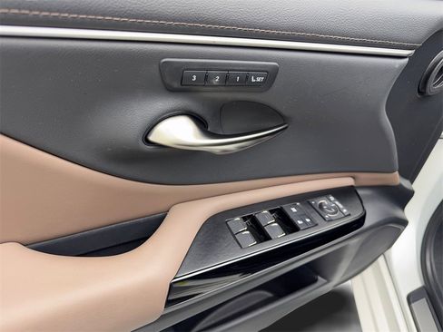 Used 2023 Lexus ES 350 w/ Premium Package image 32