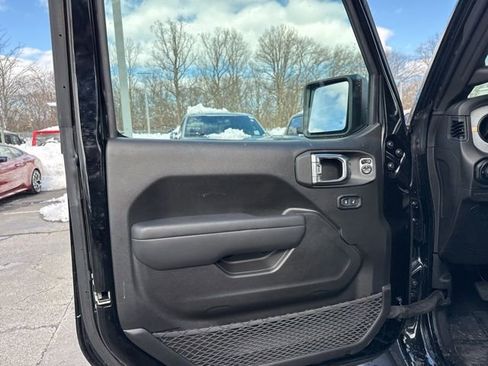 Used 2025 Jeep Wrangler Sport S image 36