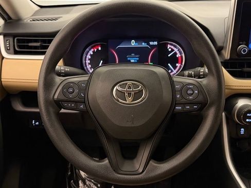 Used 2025 Toyota RAV4 XLE AWD/4WD image 28