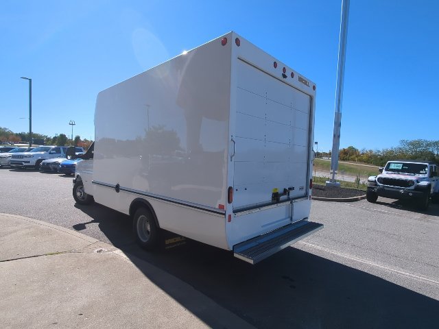 Used 2025 Chevrolet Express 3500 w/ Power Convenience Package RWD image 26