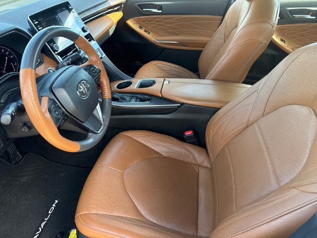 Used 2022 Toyota Avalon Limited w/ Advanced Safety Package FWD image 19