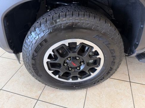 Used 2025 Toyota 4Runner TRD Off-Road Premium AWD/4WD image 31