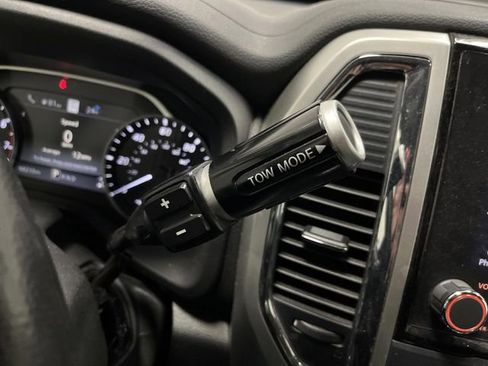 Used 2020 Nissan Titan SV w/ SV Convenience Package image 20