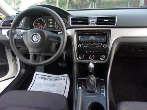 Used 2014 Volkswagen Passat 1.8T S FWD image 24