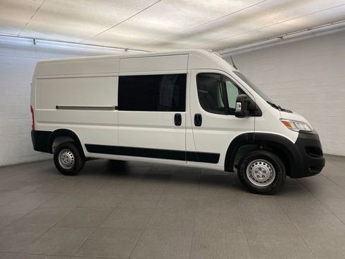 New 2026 RAM ProMaster 2500 w/ Crew Van Package FWD image 2