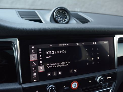 Used 2026 Porsche Macan image 24