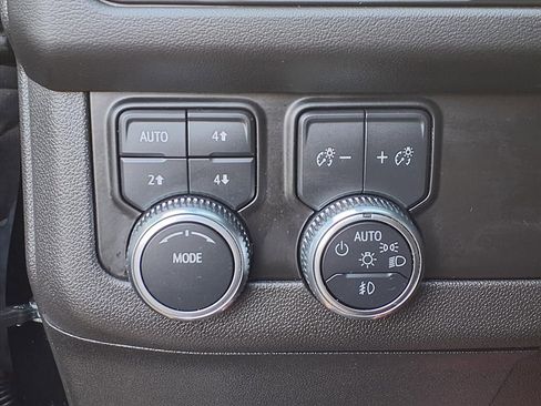 Used 2023 GMC Yukon AT4 image 10