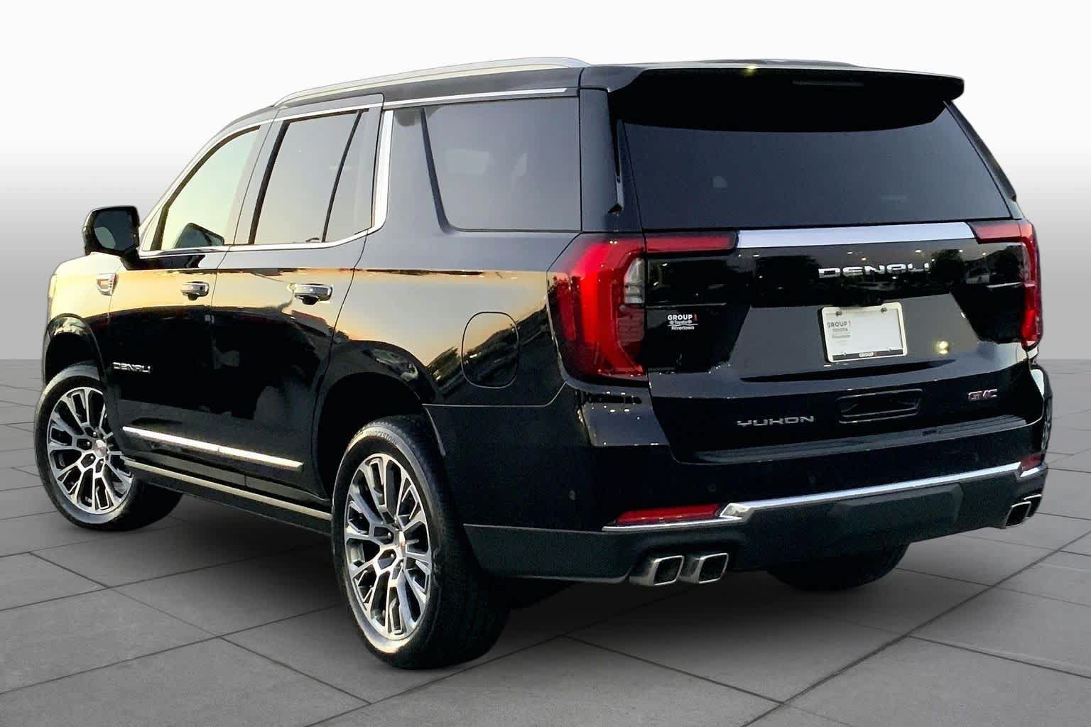 Used 2025 GMC Yukon Denali w/ Denali Reserve Package AWD/4WD image 11