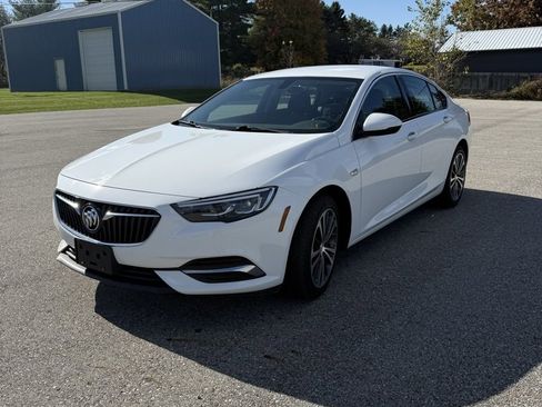Used 2019 Buick Regal Preferred w/ Driver Confidence Package I image 1