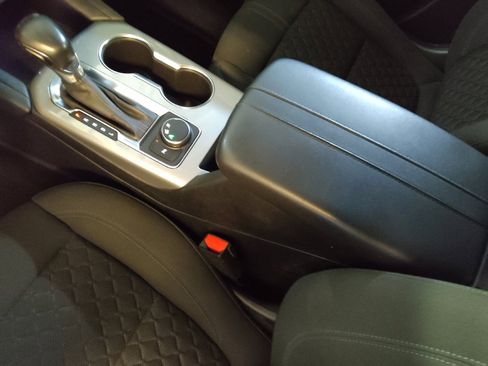 Used 2020 Chevrolet Blazer LT FWD image 26