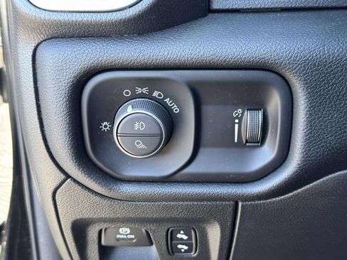 Used 2022 RAM 1500 Big Horn AWD/4WD image 29