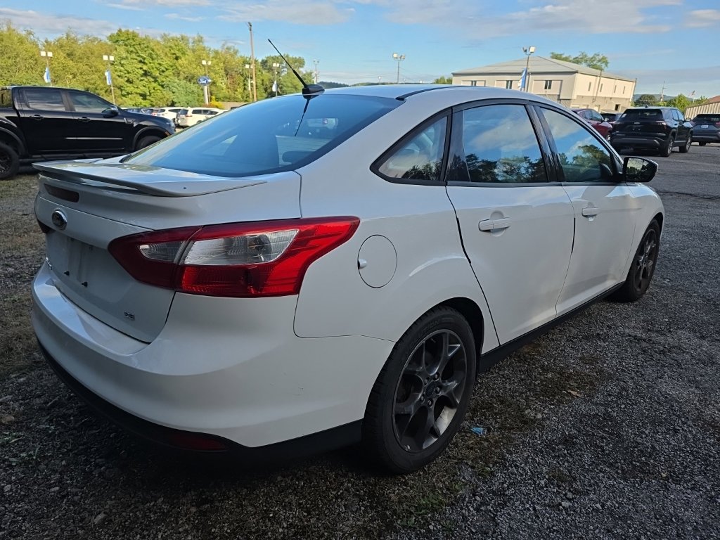 Used 2014 Ford Focus SE w/ Equipment Group 201A FWD image 8