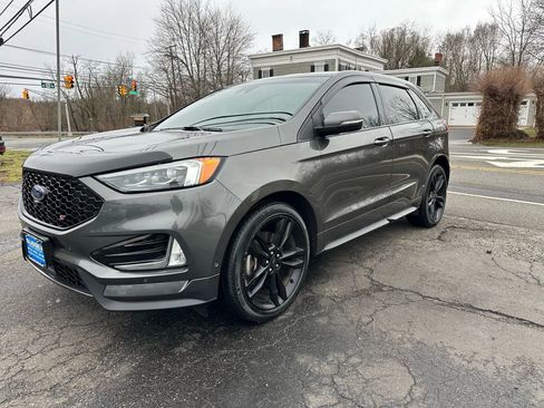 Used 2019 Ford Edge ST w/ Equipment Group 401A image 3