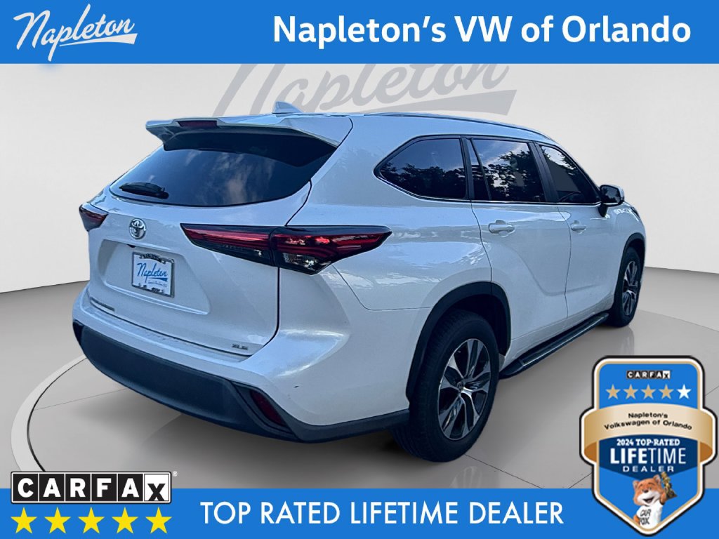 Used 2023 Toyota Highlander XLE FWD image 6