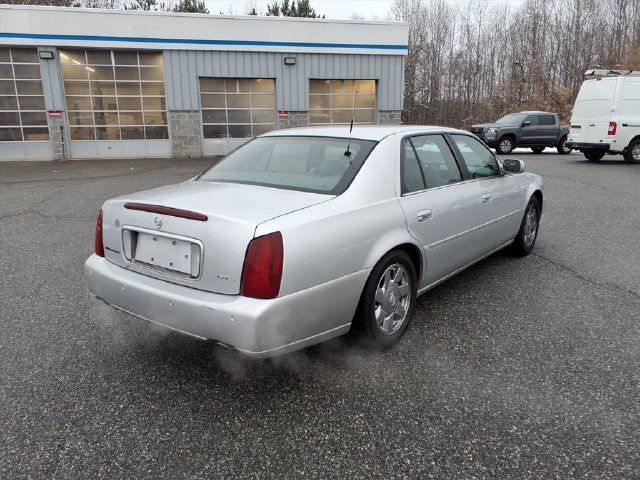 Used 2002 Cadillac De Ville DTS w/ Premium Equipment Pkg FWD image 3