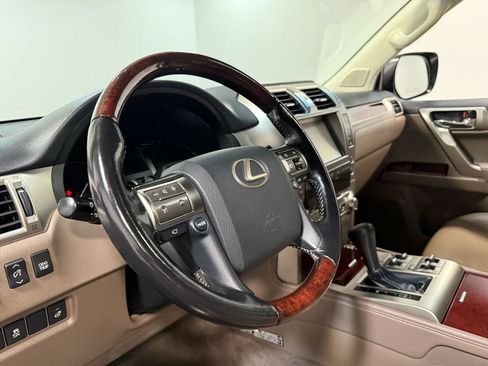 Used 2017 Lexus GX 460 Luxury AWD/4WD image 76