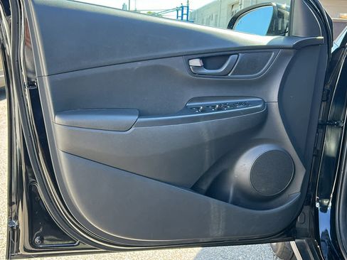 Used 2023 Hyundai Kona SEL image 5