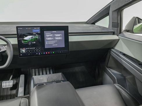 Used 2024 Tesla Cybertruck Cyberbeast AWD/4WD image 26