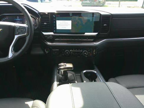 Used 2024 Chevrolet Silverado 1500 LTZ w/ LTZ Premium Package image 32