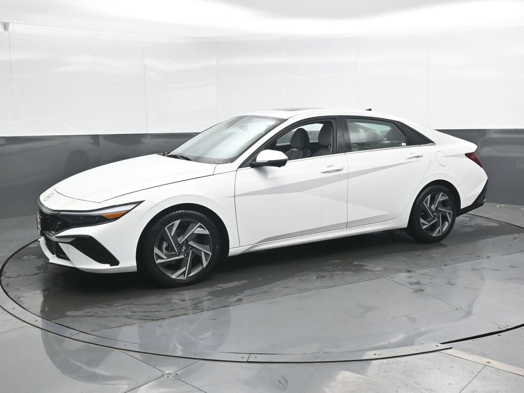 Used 2024 Hyundai Elantra Limited FWD image 8