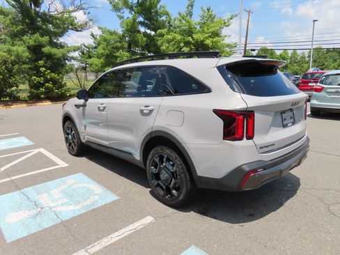 Used 2025 Kia Sorento SX AWD/4WD image 7